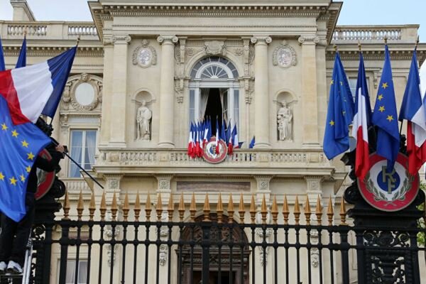 فرانسه خواستار آزادسازی نفتکش های یونانی شد