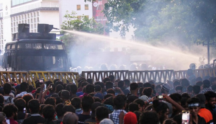 وضعیت اضطراری در سریلانکا؛ دفتر نخست وزیری محاصره شد