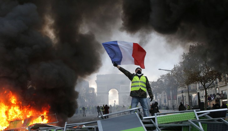 خشم فرانسه از ماکرون؛ ۲۵۷۹ آتش‌سوزی و ۳۱۶ حمله به ساختمان‌های دولتی ثبت شد
