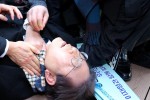 فرد ناشناس با چاقو به رهبر اپوزیسیون کره جنوبی حمله کرد